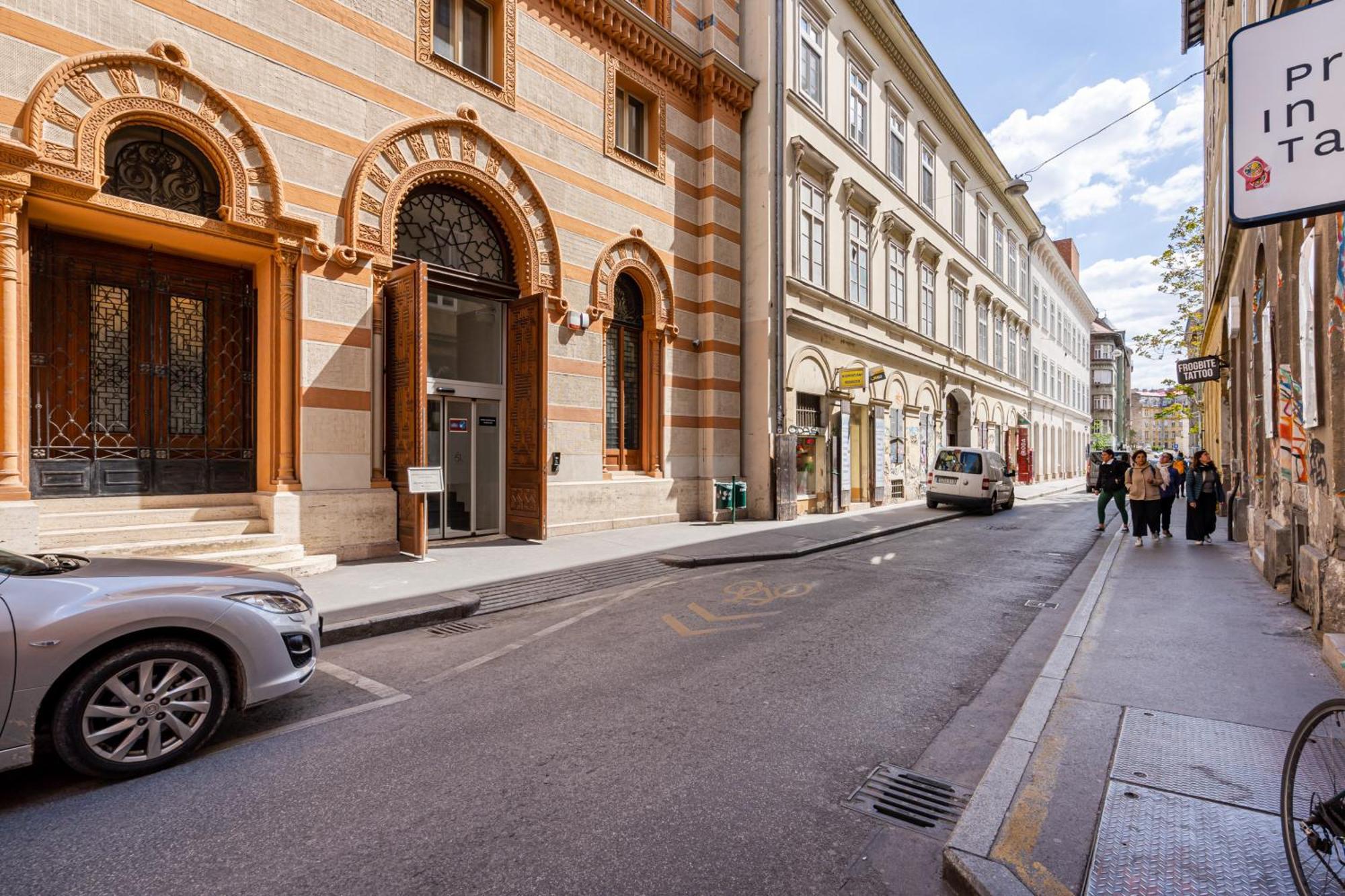 R10 - Boutique Apartments, Location By Bqa Apartment Budapest