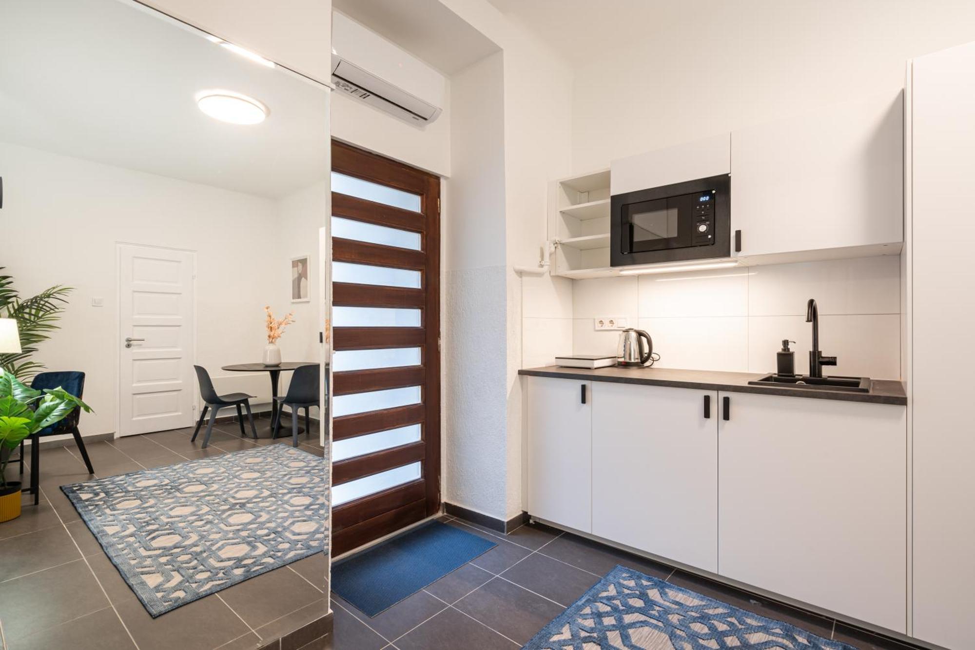 R10 - Boutique Apartments, Location By Bqa Apartment *
